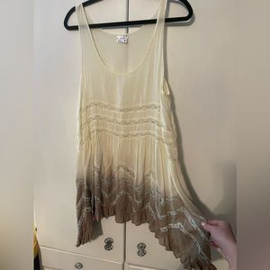 Free people dress/top polka dots cream/brown ombré high low
Perfect for layering